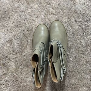 Women boots brand new